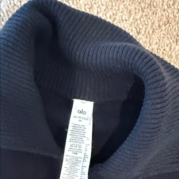 Alo Scholar Knit Cropped Full Zip Jacket - Picture 5 of 6